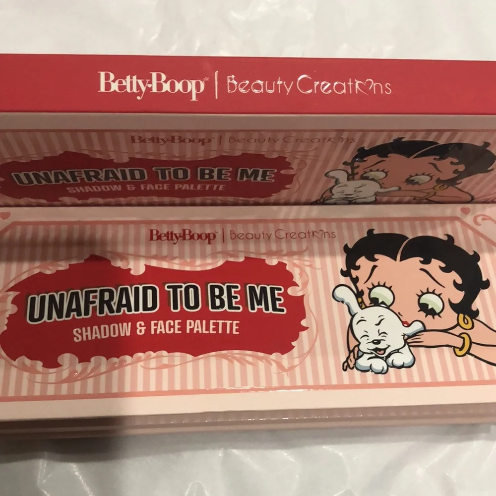 Betty Boop unafraid to‎ be me 10 shases eyeshadow and face mirrored palette new